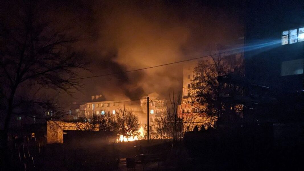 Ουκρανία: Τουλάχιστον τρεις νεκροί από νέες ρωσικές επιθέσεις στα βορειοανατολικά