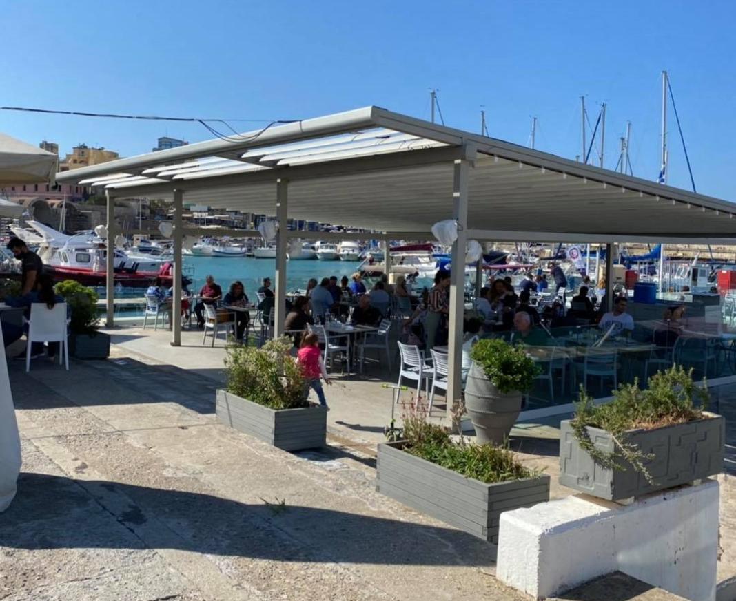 Γιατί κλείνει το Cafe Μαρίνα;