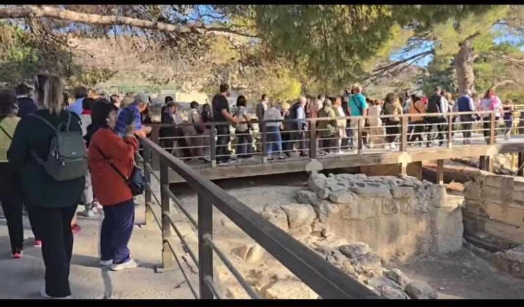 Συγκίνησαν το κοινό οι «Χαρτοδιαδρομές» στο ανάκτορο της Κνωσού