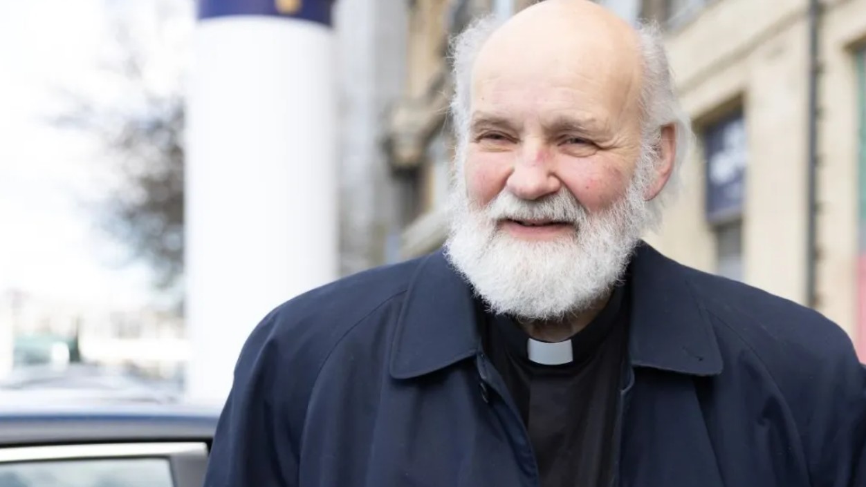 Πολιτική δίωξη σε βάρος του καταγγέλλει πάστορας και επικριτής του Όρμπαν