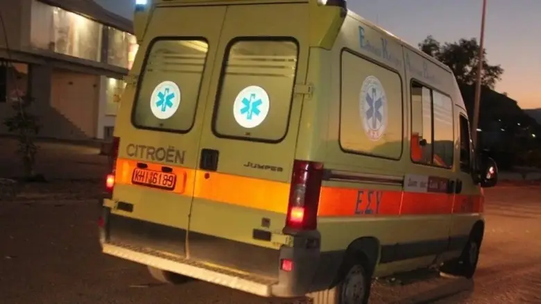 Κεραμεικός: Άνδρας έπεσε στο κενό από τον τέταρτο όροφο πολυκατοικίας