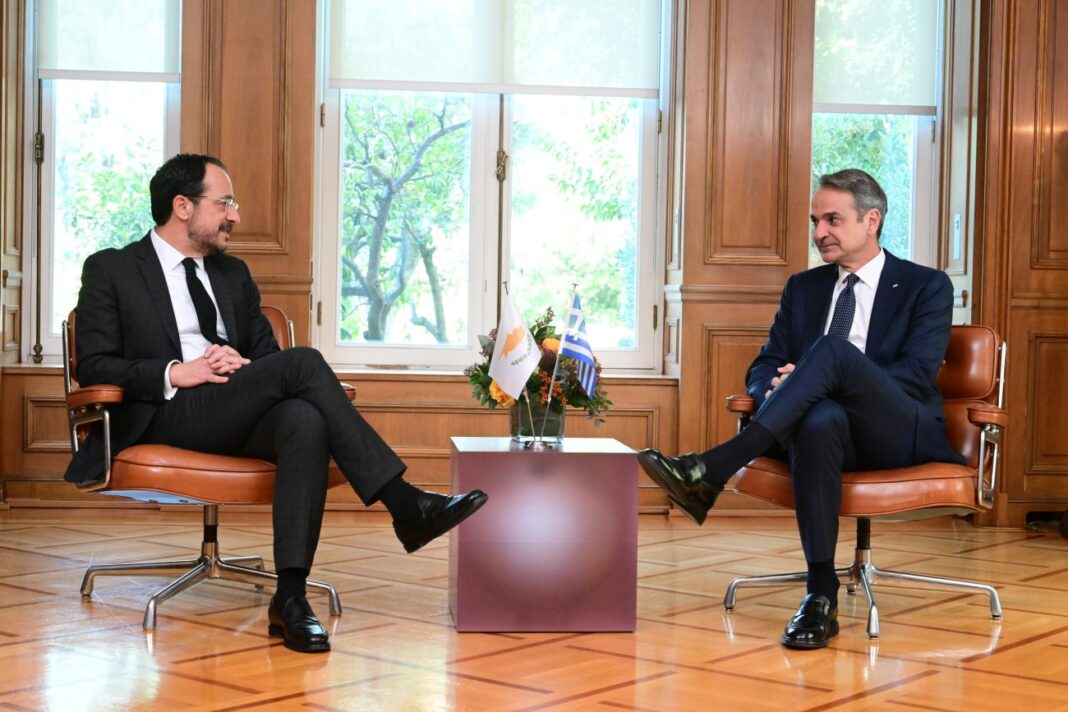 Μητσοτάκης – Χριστοδουλίδης: «Σημαντικό να συντονίζουμε το έργο μας»