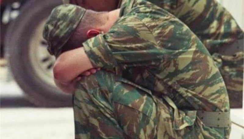 Ανείπωτος θρήνος στο Τυμπάκι για τον 19χρονο φαντάρο που σκοτώθηκε από έκρηξη χειροβομβίδας