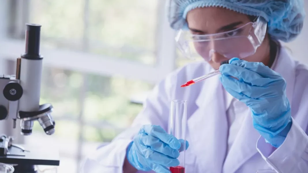 Συναγερμός για τον HIV: «Σιωπηλή» κρίση με τις μισές διαγνώσεις να γίνονται με μεγάλη καθυστέρηση