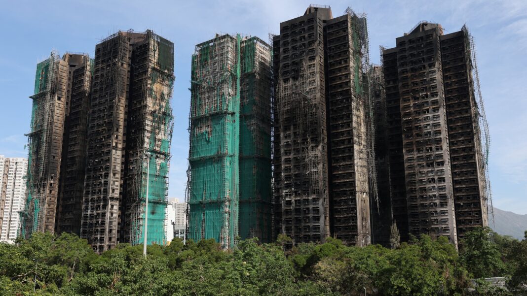 Χονγκ Κονγκ: Πλησιάζουν τους 100 οι νεκροί από την πυρκαγιά στο Τάι Πο