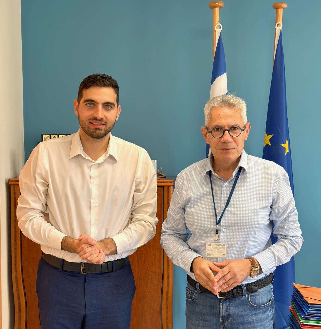 Η επίσκεψη για ευχές έγινε και… αφορμή για ενημέρωση για θέματα δημόσιας υγείας!