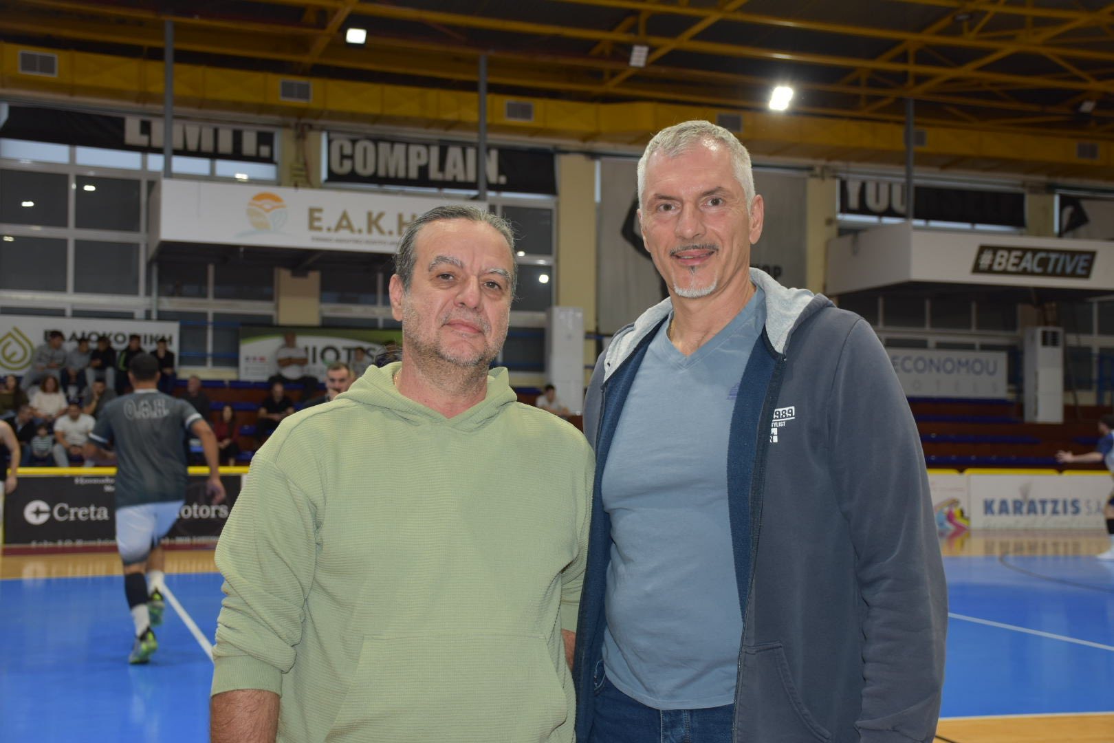 Στο πλευρό των ομάδων που φιλοξενούνται στο ΕΑΚΗ τα μέλη της διοικούσας επιτροπής