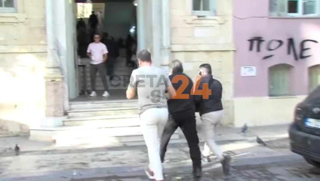 «Είδε άψυχα σώματα και τραυματίες – Εκείνος είπε στα παιδιά του να παραδοθούν» – Τι είπε στην απολογία του ο πατέρας Φραγκιάδακης