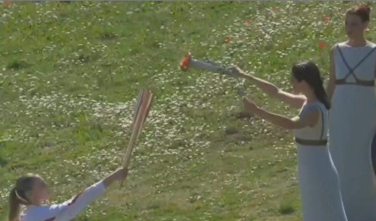 Στο αρχαιολογικό Μουσείο Ολυμπίας λόγω επιδείνωσης του καιρού η τελετή Αφής της Ολυμπιακής Φλόγας