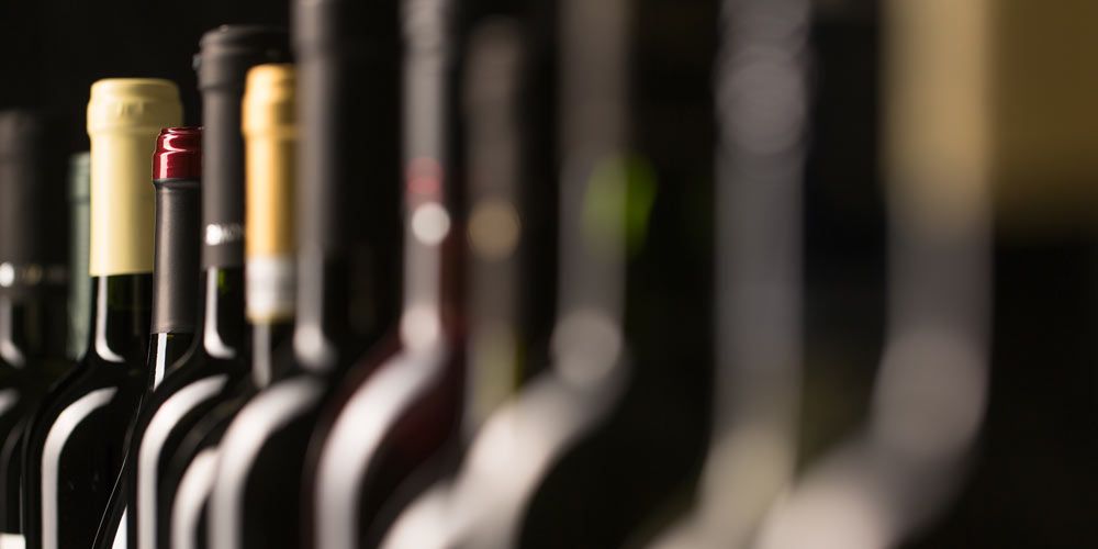 Ηράκλειο: Ανήλικοι μπήκαν σε κατάστημα και έκλεψαν αλκοολούχα ποτά