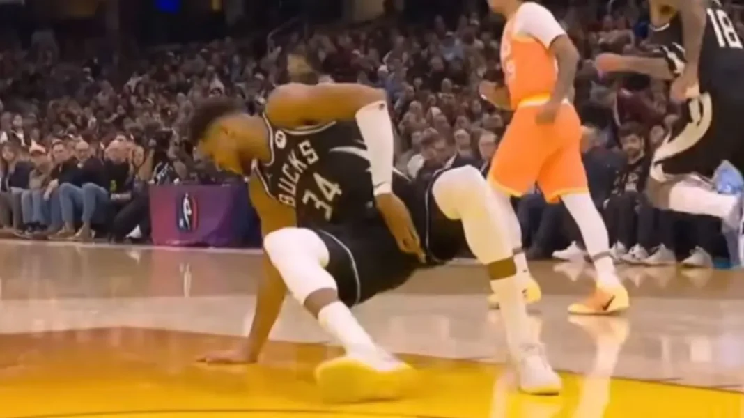 Ο Αντετοκούνμπο τραυματίστηκε, οι Μπακς δεν άντεξαν κόντρα στους Καβαλίερς – Αγωνία για τον Greek Freak