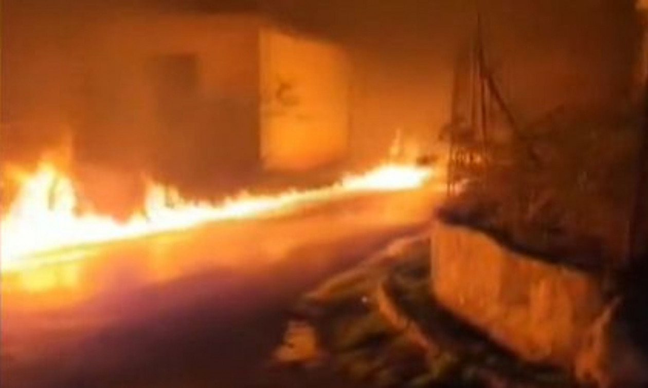 Φωτιά στο Διδυμότειχο: Πύρινο «ποτάμι» από διαρροή πετρελαίου σε αποθήκη