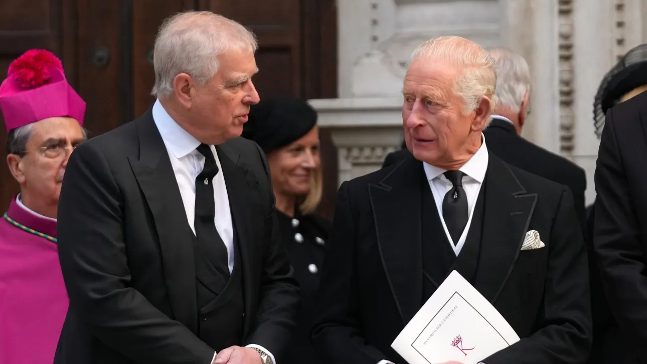 Ολική η ρήξη του Καρόλου με τον Άντριου – Τον αφαίρεσε από την επίσημη βασιλική ιστοσελίδα