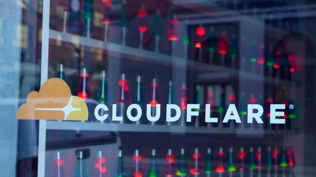 Τι είναι η Cloudflare και γιατί «παρέλυσε» το παγκόσμιο ίντερνετ;