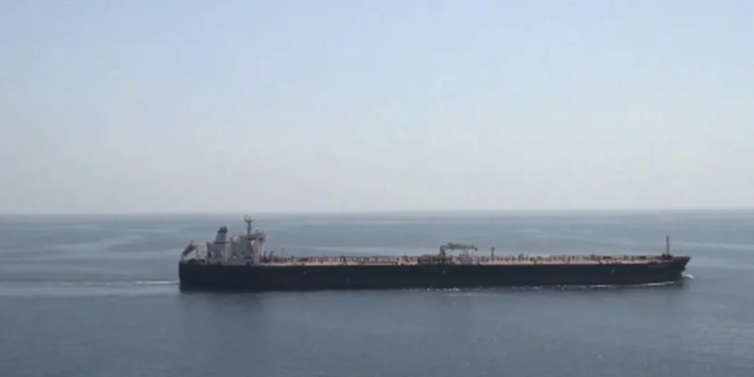 Ναυτική δύναμη της ΕΕ στο ελληνόκτητο δεξαμενόπλοιο που δέχτηκε επίθεση στον Κόλπο του Άντεν -Πέντε Ελληνες στο πλήρωμα