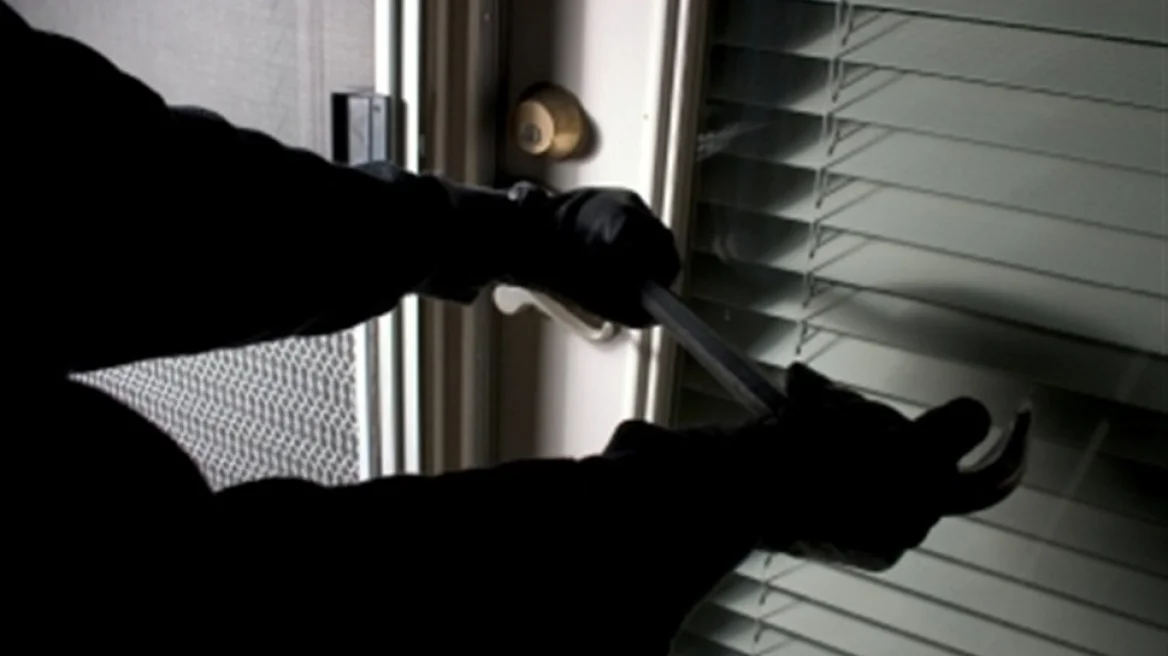 Θεσσαλονίκη: Διαρρήκτες έπεσαν από μπαλκόνι έξι μέτρων στην προσπάθεια διαφυγής τους