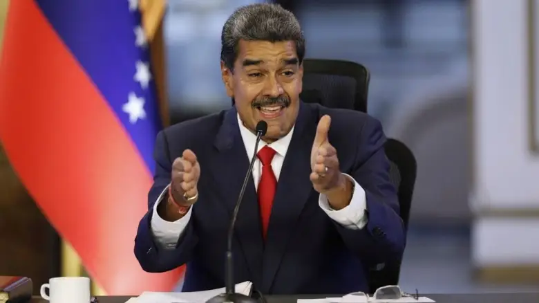 Σφίγγει τον κλοιό γύρω από τον Μαδούρο ο Τραμπ – Θρίλερ με την τύχη του προέδρου της Βενεζουέλας