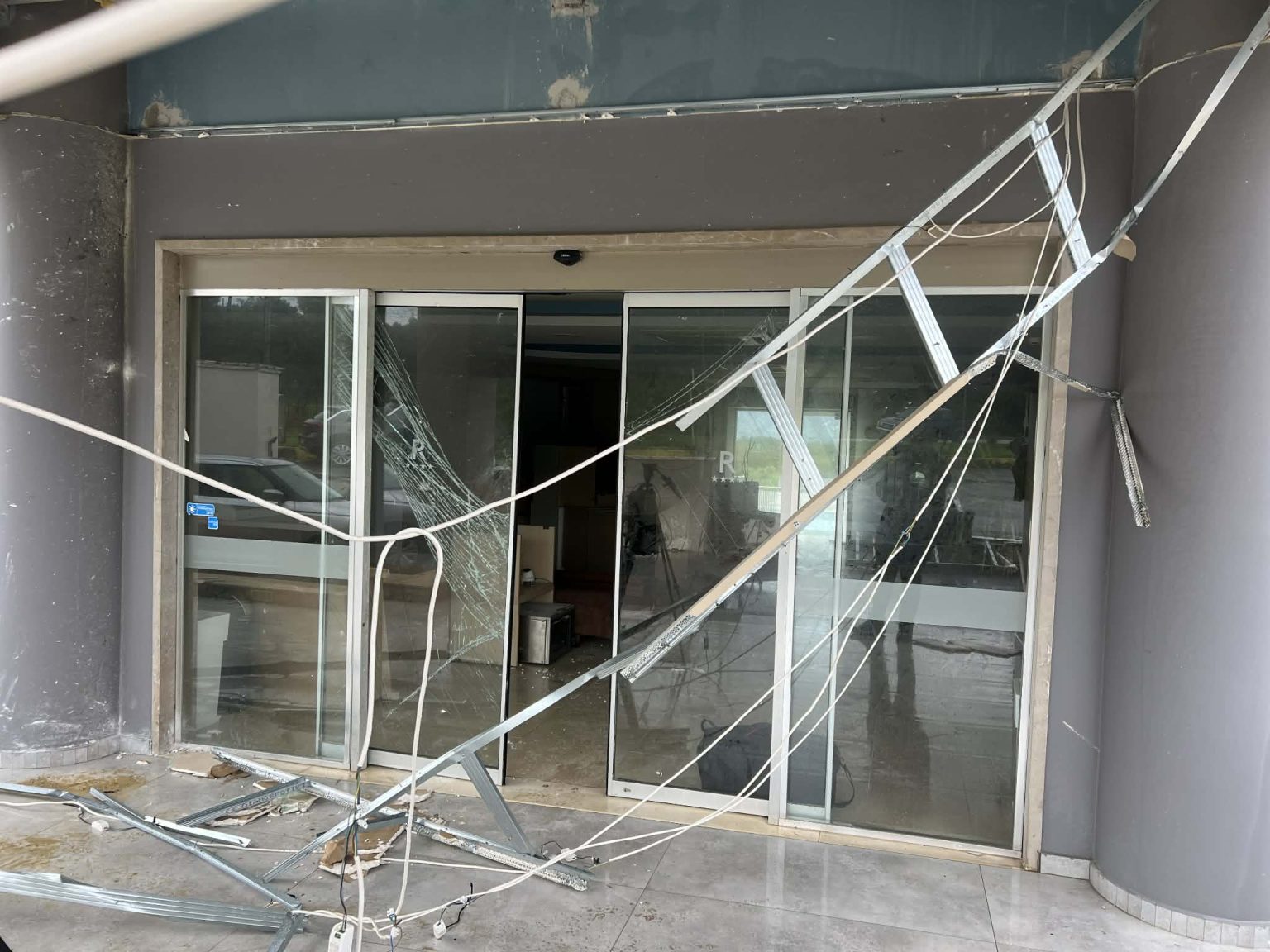 Εικόνες βιβλικής καταστροφής από ανεμοστρόβιλο που έπληξε τη Φοινικούντα – Φωτογραφίες