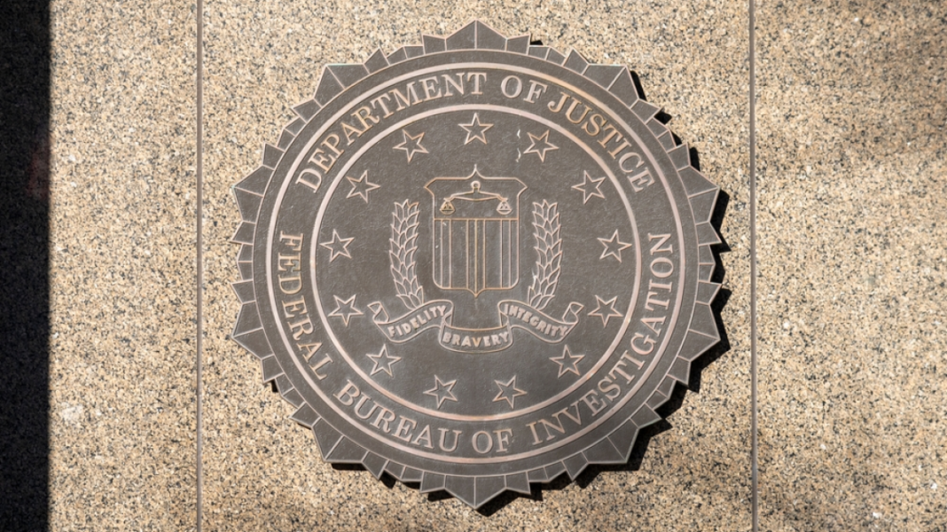 Υπάλληλος του FBI απολύθηκε γιατί έφερε στο γραφείο σημαία της ΛΟΑΤΚΙ+ κοινότητας