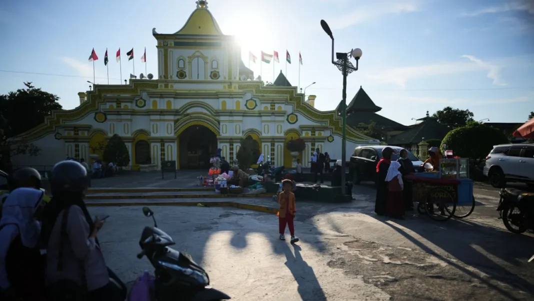 Ινδονησία: Έκρηξη σε τζαμί σχολείου – Δεκάδες άτομα στα νοσοκομεία