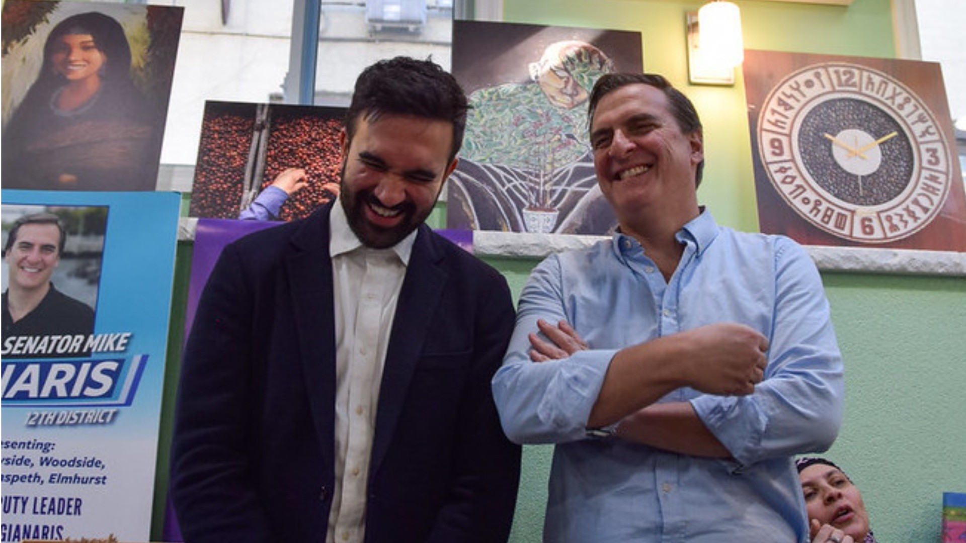 Μιχάλης Γιάνναρης: Ο Έλληνας ομογενής που βρίσκεται στο πλευρό του νέου δημάρχου της Νέας Υόρκης