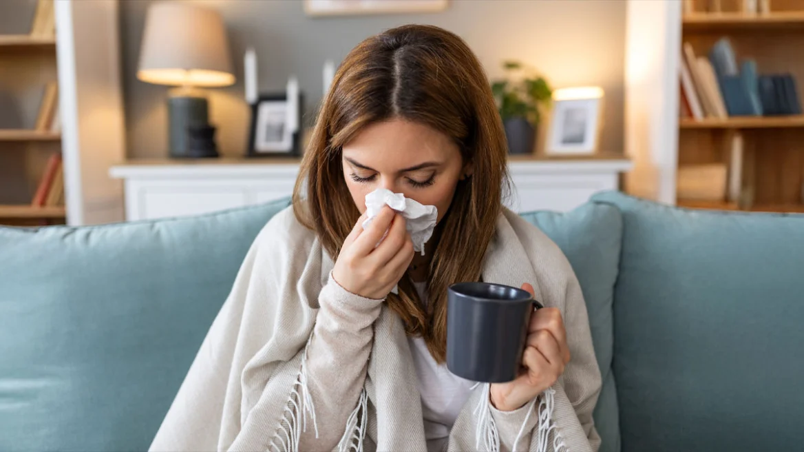 Σε επαγρύπνηση τα συστήματα υγείας για την πρόωρη άνοδο της γρίπης – Νέο στέλεχος Κ και η σημασία του εμβολιασμού