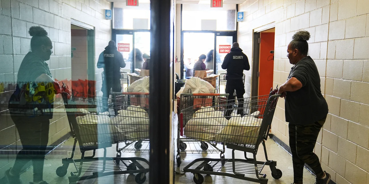 Shutdown: Δικαστήριο πάγωσε την καταβολή του επιδόματος για τρόφιμα σε εκατομμύρια Αμερικανούς με χαμηλό εισόδημα