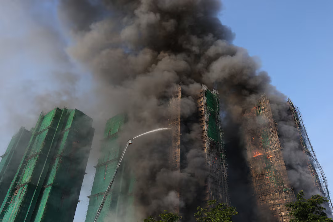 Χονγκ Κονγκ: Τουλάχιστον 4 νεκροί από την μεγάλη φωτιά σε συγκρότημα κατοικιών