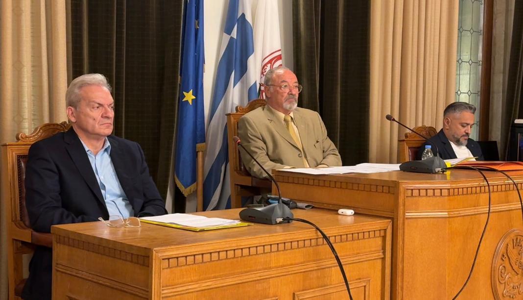 Βούτες: Συνάντηση Κεφαλογιάννη – Καλοκαιρινού για τις αποζημιώσεις – Συνεχίζεται η διερεύνηση των ρηγματώσεων