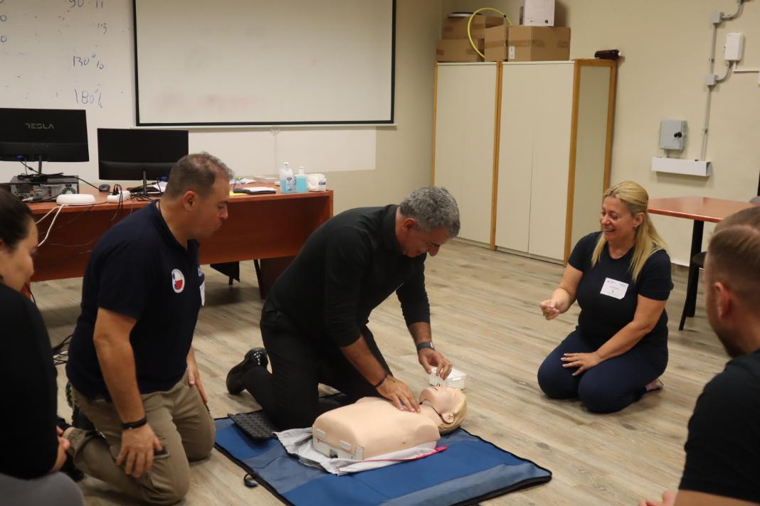 Επιμελητήριο Ηρακλείου: Αγορά απινιδωτή και εκπαίδευση σε πρώτες βοήθειες