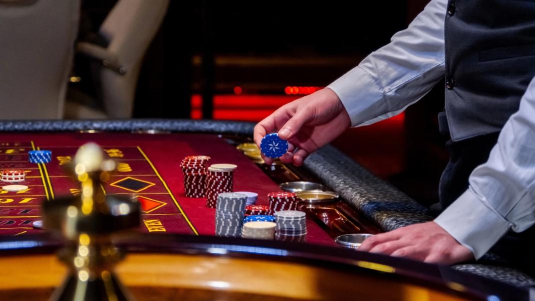 Παρίσταναν στελέχη του καζίνο και άρπαζαν τα χρήματα πολιτών – Η εικονική ληστεία, το «δάγκωμα» στον Μαρτίκα και το τροχαίο Παντελίδη