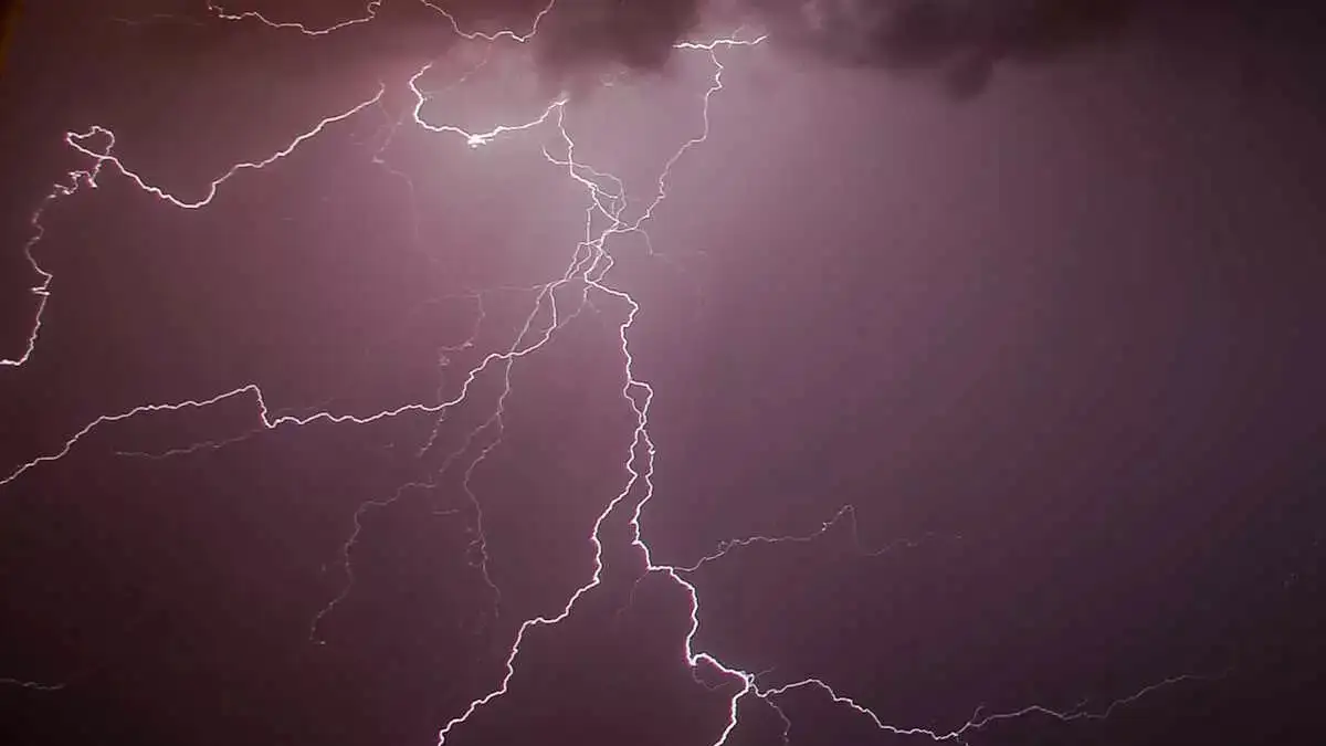 Καιρός – Meteo: Πού έπεσε η περισσότερη βροχή – 6.500 κεραυνοί πάνω από στεριά και θάλασσα