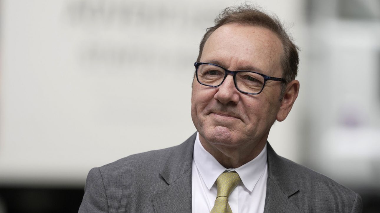 Ο Κέβιν Σπέισι, επτά χρόνια μετά το σκάνδαλο, δηλώνει άστεγος: «Δεν έχω σπίτι, μένω σε ξενοδοχεία»