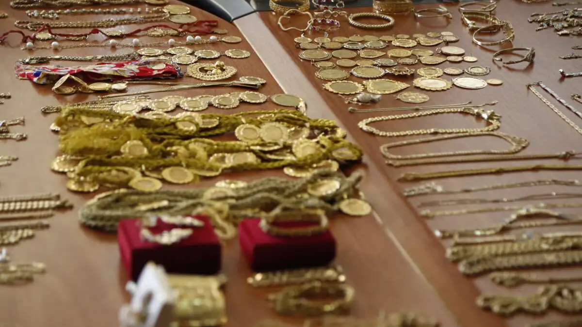 Ζωγράφου: Στη «φάκα» 4 απατεώνες που άρπαξαν κοσμήματα με το πρόσχημα της «ραδιενέργειας»