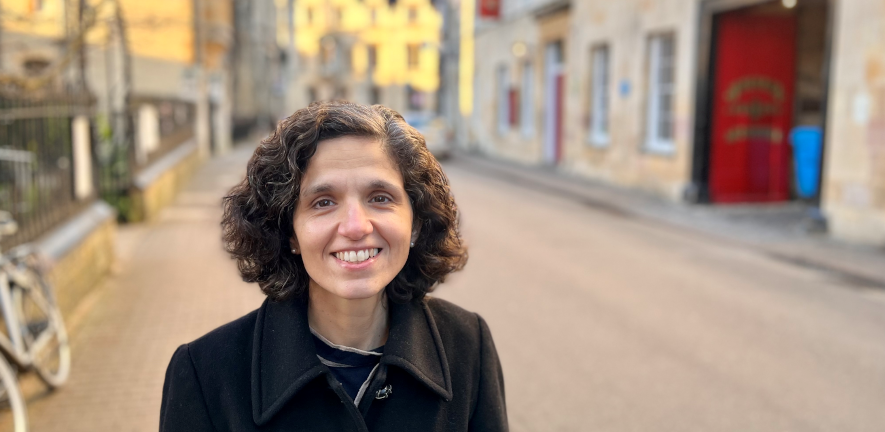 Από την Κρήτη στο Κέμπριτζ: Η Ελληνίδα επιστήμονας που μάχεται κατά της άνοιας