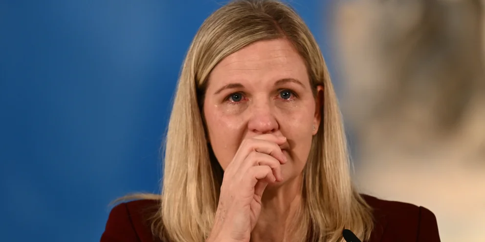 Έβαλε τα κλάματα η πρόεδρος της ΔΟΕ στην αφή της Ολυμπιακής Φλόγας -«Πολύ ξεχωριστός τόπος» η Αρχαία Ολυμπία, δείτε βίντεο