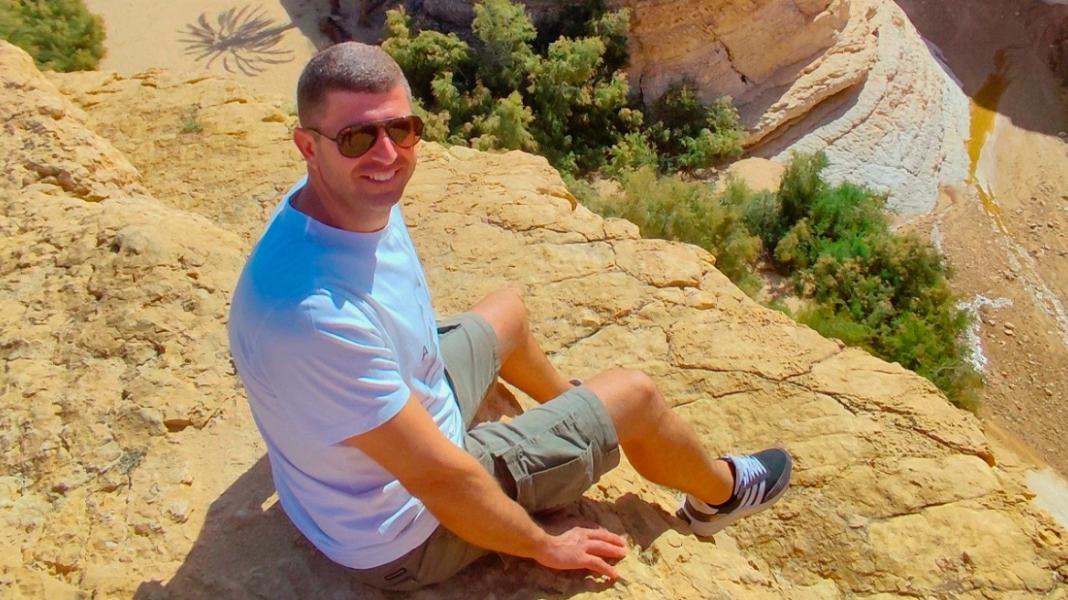 Θρήνος για τον χαμό του 40χρονου κρεοπώλη στο Κιλκίς: «Ξεκοκάλιζε κρέατα, τράβηξε το μαχαίρι δυνατά και έκοψε τη μηριαία αρτηρία»