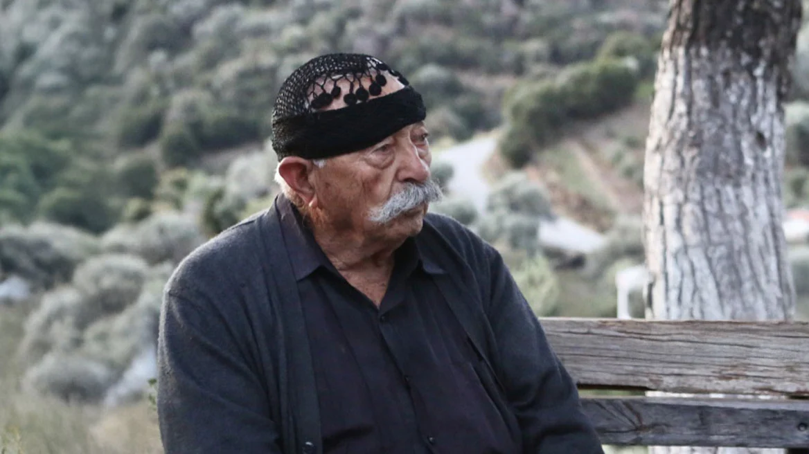 «Μόνο με παντρειά» θα τελειώσει η βεντέτα στα Βορίζια – Ο παππούς Φραγκιαδάκης, παντρεμένος με Καργάκη, μιλά για τους σασμούς που απέτυχαν