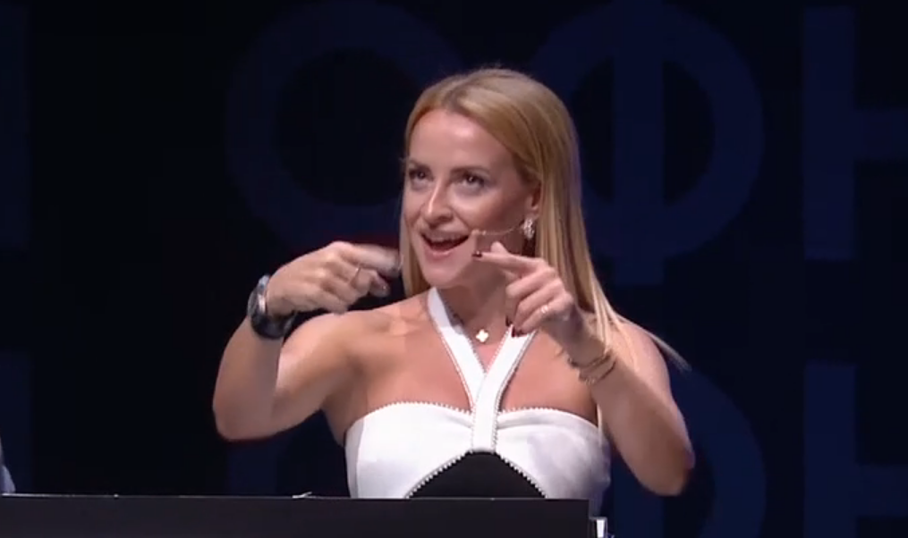 100 χρόνια ΟΦΗ: Η προτροπή της Λίλας και τα συνθήματα που μετέτρεψαν την αίθουσα σε “Γεντί Κουλέ”