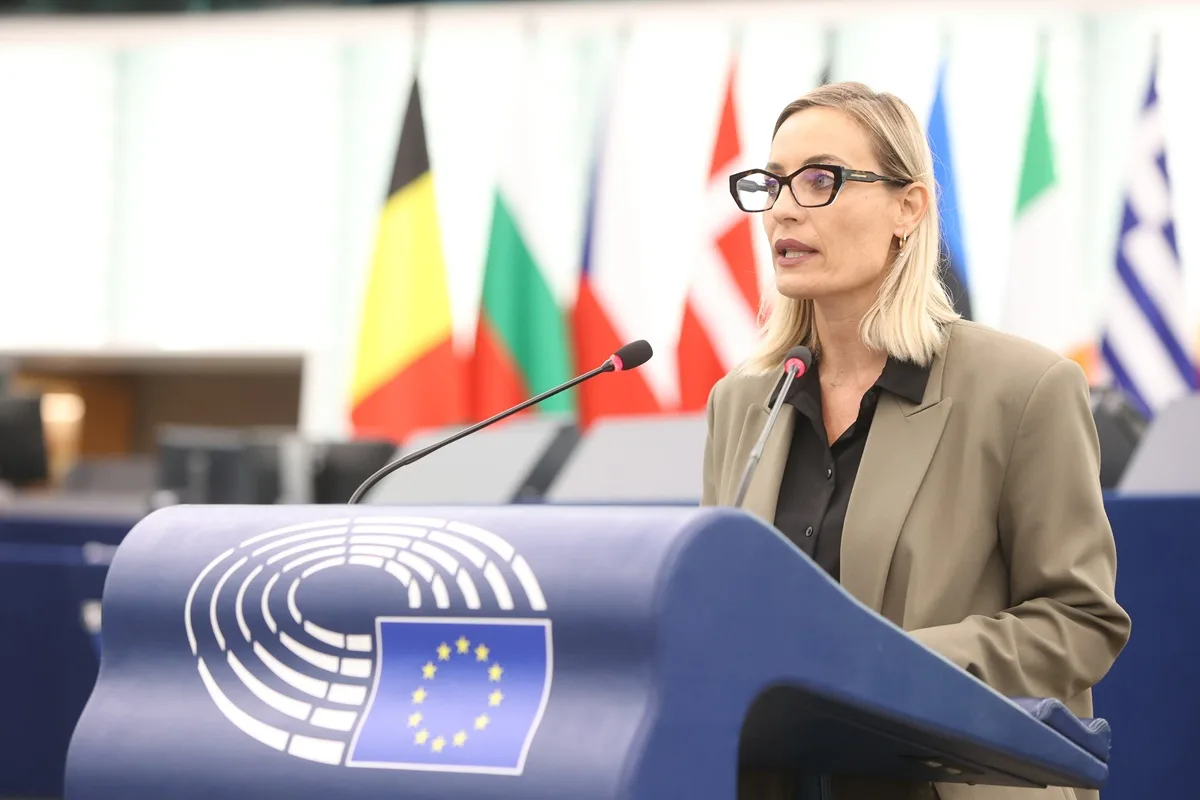 Μελέτη: Τα φύλα είναι δύο, κάποιοι θέλουν να προσδιορίζονται μπανάνες, γάτες, μαντζουράνες, Ναπολέοντες