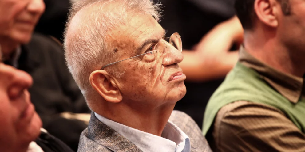 Ξανά ισόβια στους δύο Ρουμάνους που δολοφόνησαν τον συγγραφέα Μένη Κουμανταρέα