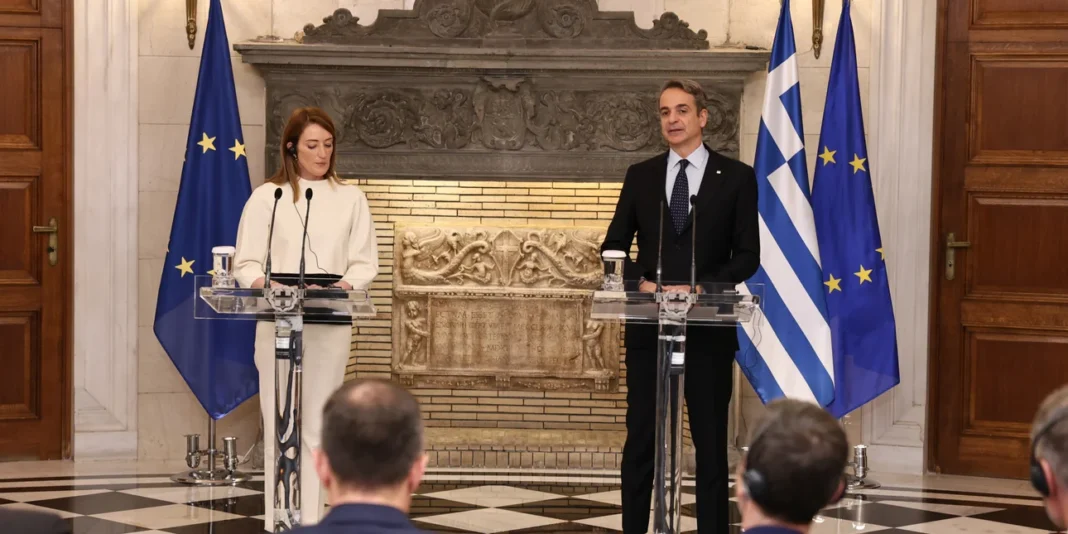 Μητσοτάκης μετά τη συνάντηση με τη Μέτσολα: Η ρευστή κατάσταση απαιτεί από την Ευρώπη να ενηλικιωθεί