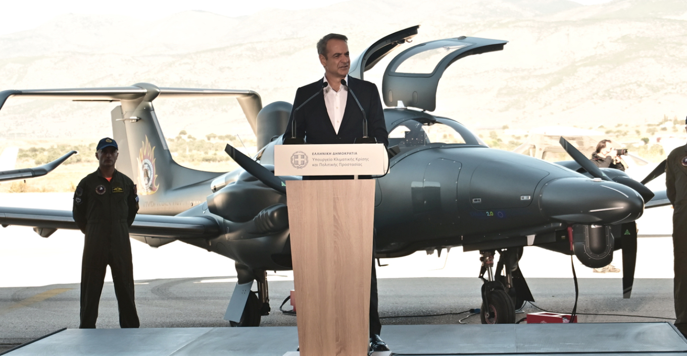 Παρουσία Μητσοτάκη η παραλαβή τριών αεροσκαφών  DA62 MPP για την ενίσχυση του Πυροσβεστικού Σώματος