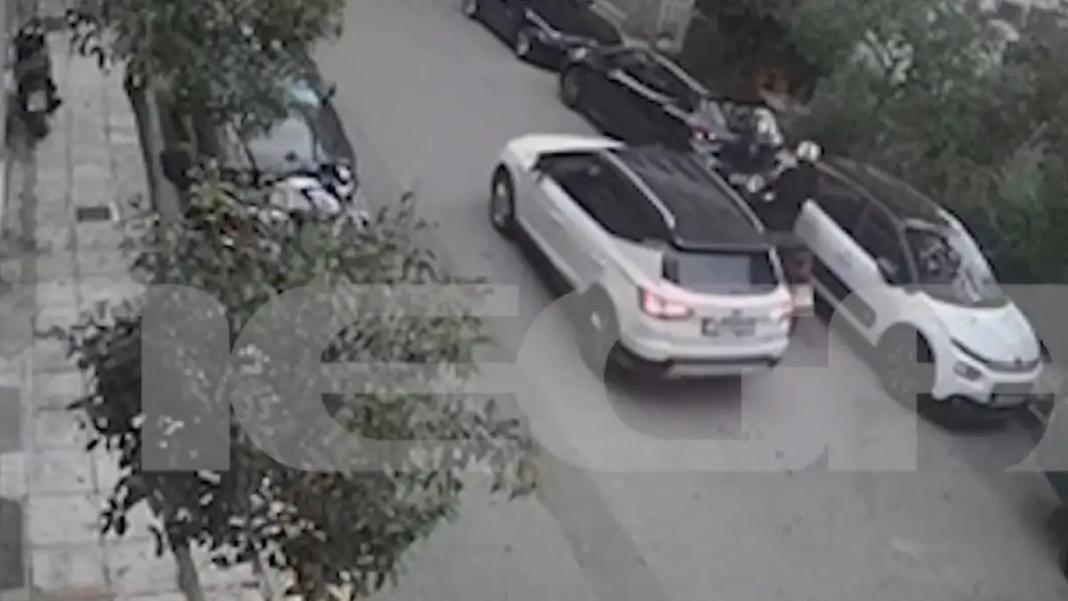 Νέος Κόσμος: Βίντεο ντοκουμέντο με τη στιγμή που ο 58χρονος οδηγός ψεκάζει με σπρέι τον 29χρονο