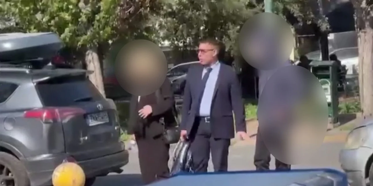 Σύζυγος τενόρου που συνελήφθη για ξυλοδαρμό του γιου του: «Είπε στο παιδί “εσύ φταις” και το χτύπησε»