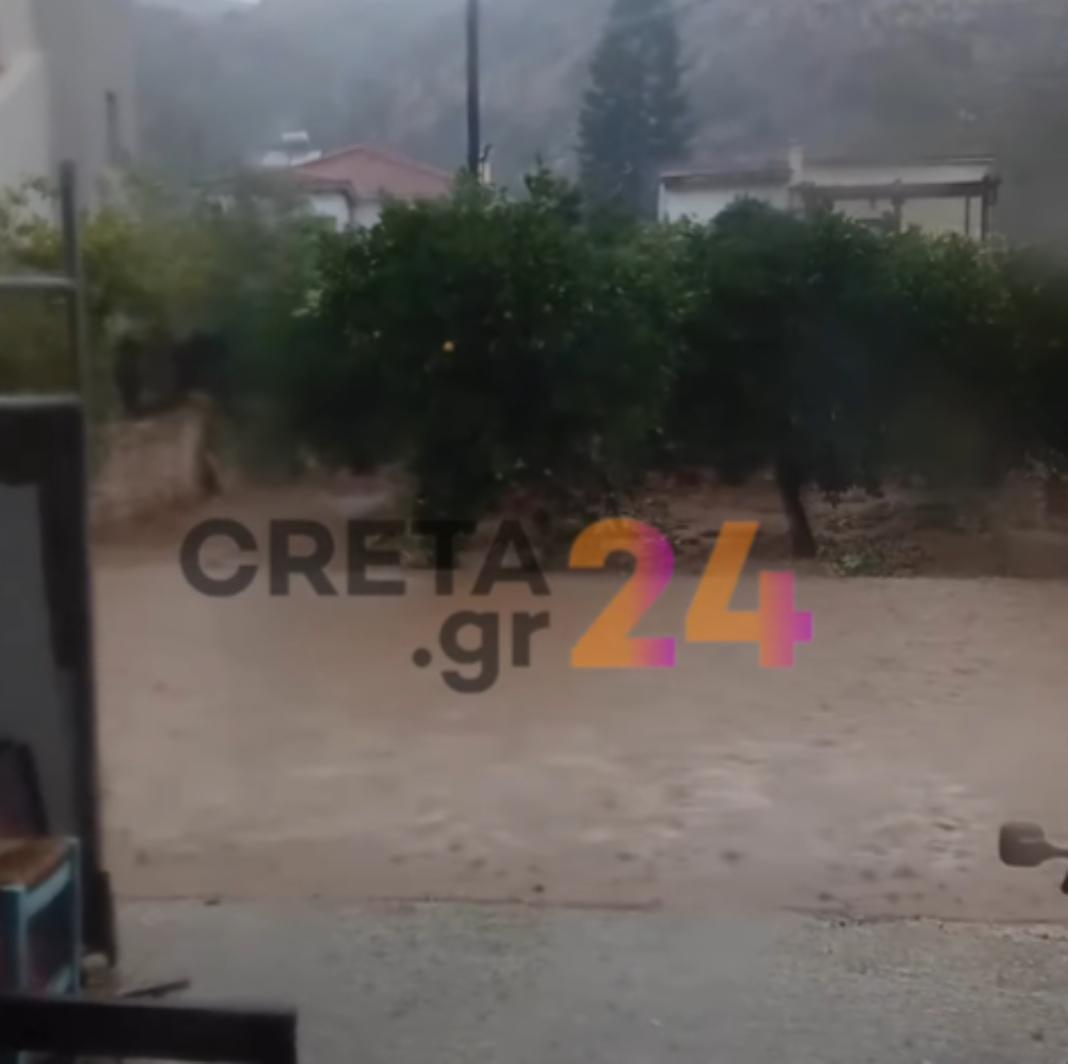 Κακοκαιρία στην Κρήτη: «Χείμαρρος» στο Παλαιόκαστρο – Oι περιοχές με τα μεγαλύτερα ύψη βροχής