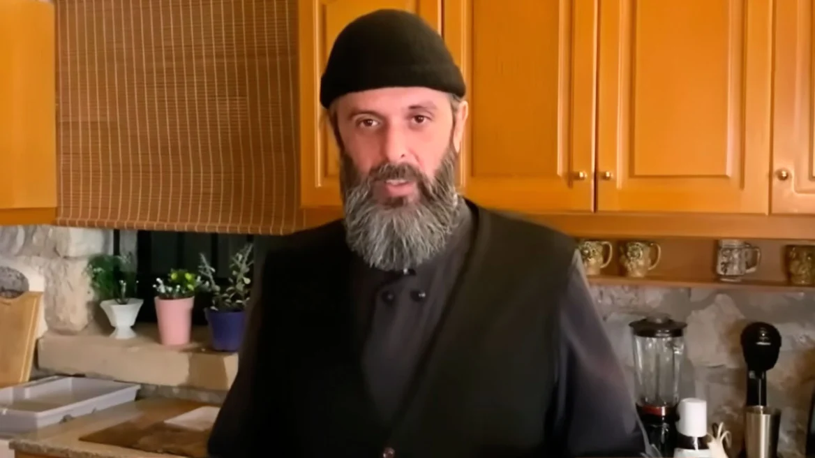 «Ο πατέρας Παρθένιος προσπάθησε να με εξαπατήσει» – Τι αποκαλύπτει επιχειρηματίας για τη δράση του ρασοφόρου