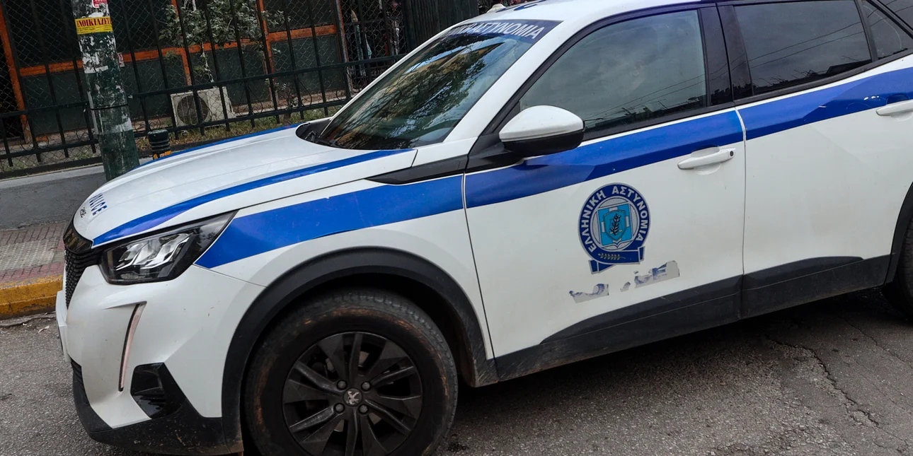 Τρόμος σε συνοικία της Λάρισας: Βγήκε από το σπίτι με τον μπαλτά στο χέρι