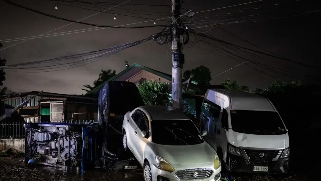 Φιλιππίνες: Έπεσε ελικόπτερο με διασώστες θυμάτων του τυφώνα Καλμάγκι – Σκοτώθηκαν και οι 6 επιβαίνοντες