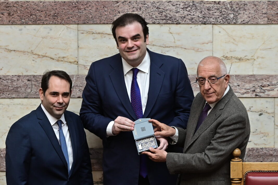 O Κ.Πιερρακάκης κατέθεσε τον προϋπολογισμό του 2026: «Είναι ρεαλιστικός, κοινωνικός και αναπτυξιακός»